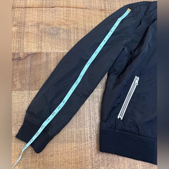 🆕 Levi's Black Bomber Jacket with Silver Zipper: Unisex - Picture 8 of 10